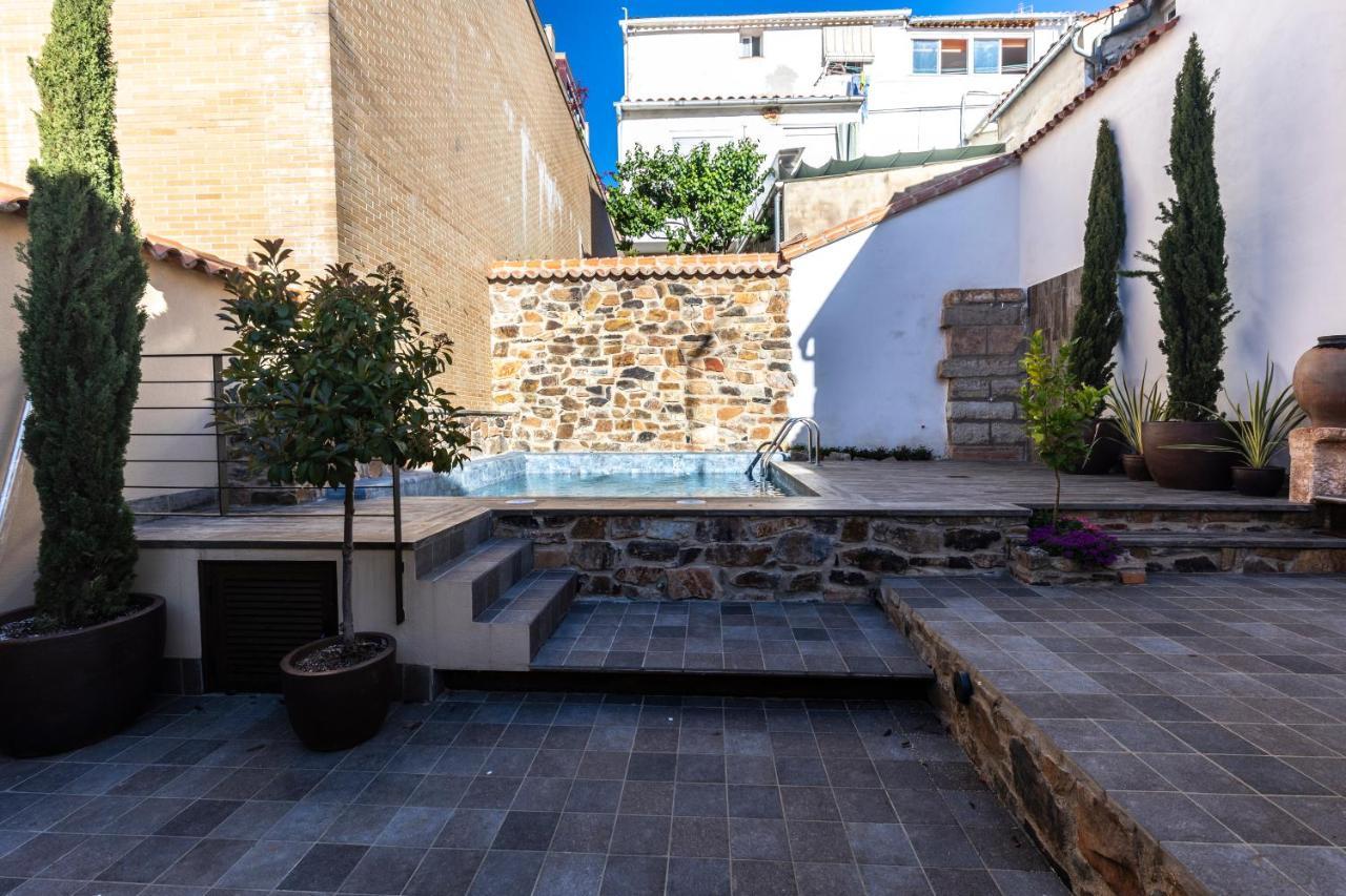 Apartamentos Turisticos De La Bernarda Caces エクステリア 写真