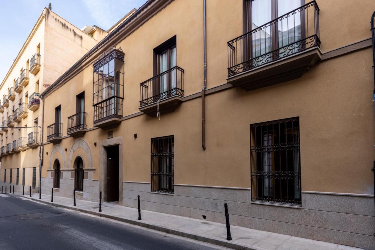 Apartamentos Turisticos De La Bernarda Caces エクステリア 写真
