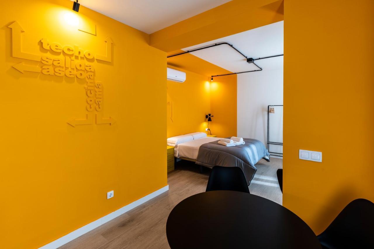 Apartamentos Turisticos De La Bernarda Caces エクステリア 写真