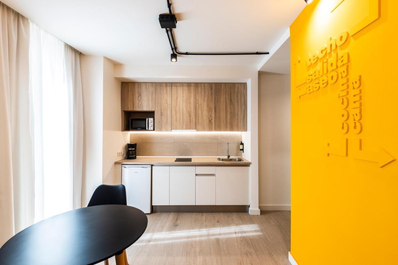 Apartamentos Turisticos De La Bernarda Caces エクステリア 写真