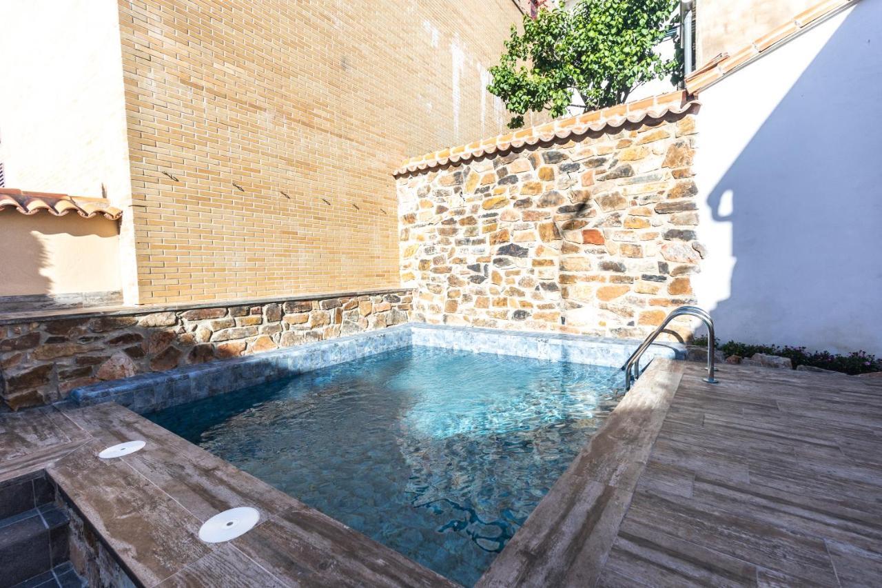 Apartamentos Turisticos De La Bernarda Caces エクステリア 写真