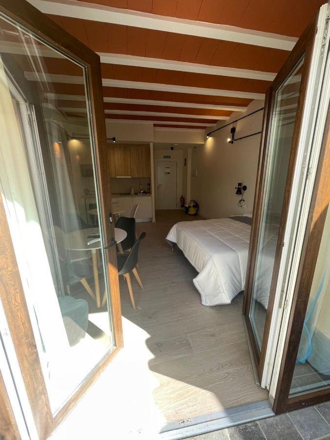 Apartamentos Turisticos De La Bernarda Caces エクステリア 写真